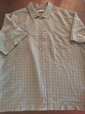 Relaxed Short-Sleeve Button-Down Shirt in Light Blue